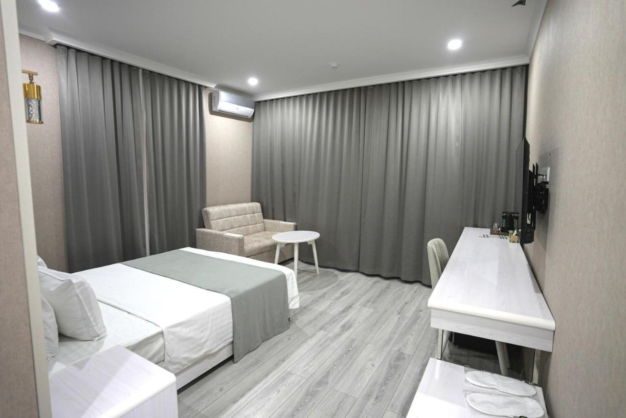 Moffah Grand Hotel Tasjkent Rom bilde